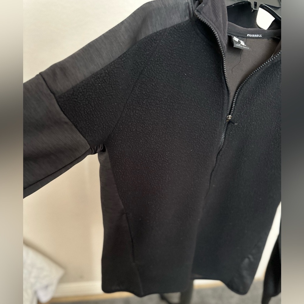 RUSSELL  Jacket  Dri-Power 360‎  Fleece Logo Zip-Up Hoodie Black. Size M. NWOT